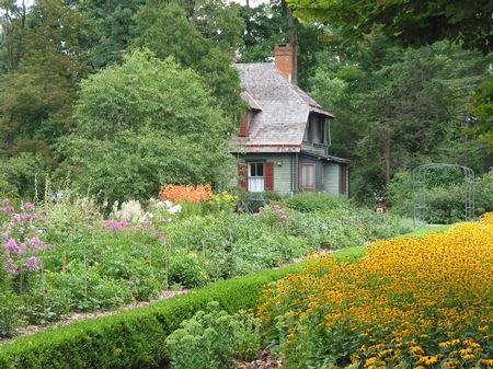 Locust Grove Estate 4