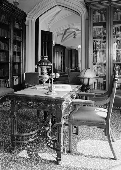Lyndhurst  8